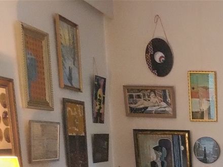 Kotigalleriastani löytyy runsaasti maalauksia ja veistoksia.